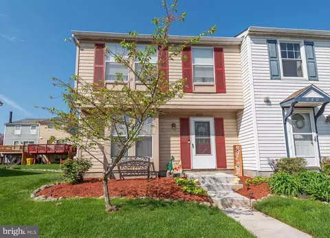 322 Valiant Cir #322, Glen Burnie, MD 21061
