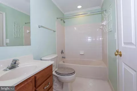 Bath - 2012 Dalewood Ct, Crofton, MD 21114 photo 5 of 5