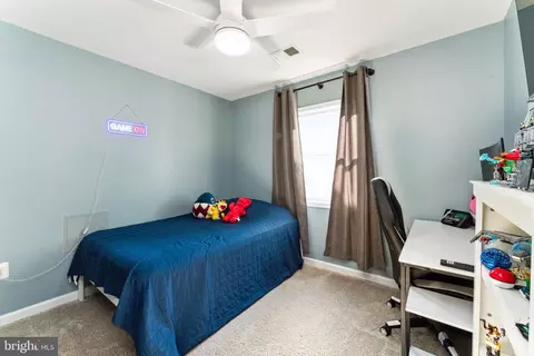 Bedroom - 1170 Maple Ave, Shady Side, MD 20764 photo 5 of 5
