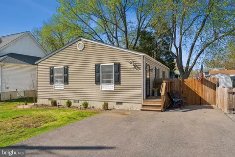 Exterior - 1170 Maple Ave, Shady Side, MD 20764 photo 4 of 4