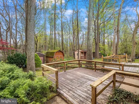 Exterior - 1301 Old Pine Ct, Annapolis, MD 21409 photo 5 of 9