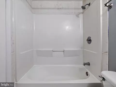 Bath - 1301 Old Pine Ct, Annapolis, MD 21409 photo 2 of 3