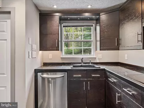 Kitchen - 1301 Old Pine Ct, Annapolis, MD 21409 photo 6 of 7