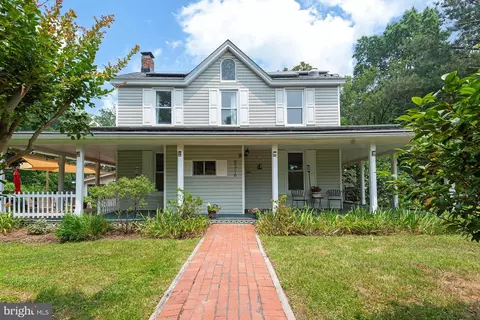8316 Dock Rd, Pasadena, MD 21122