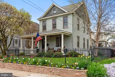 810 Chesapeake Ave, Annapolis, MD 21403