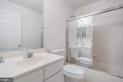 Bath - 8126 Crimson Ct, Pasadena, MD 21122 photo 5 of 6