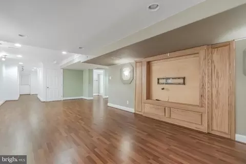 Living - 8126 Crimson Ct, Pasadena, MD 21122 photo 11 of 11