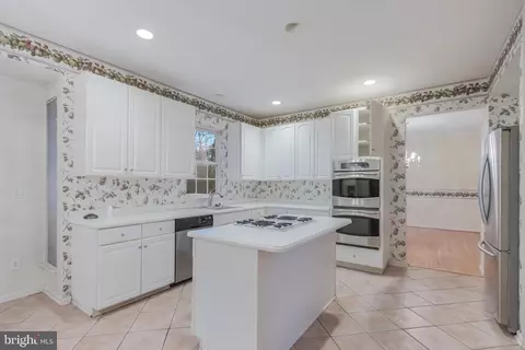 Kitchen - 8126 Crimson Ct, Pasadena, MD 21122 photo 3 of 6