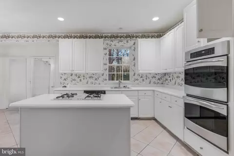 Kitchen - 8126 Crimson Ct, Pasadena, MD 21122 photo 2 of 6