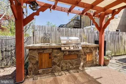 Exterior - 13 Morris St, Annapolis, MD 21401 photo 5 of 9