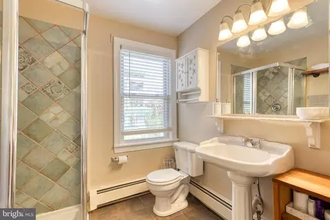 Bath - 13 Morris St, Annapolis, MD 21401 photo 1 of 2