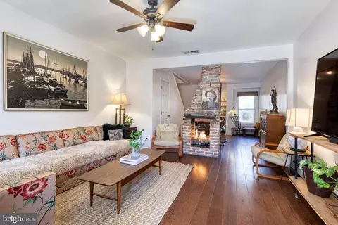 Living - 13 Morris St, Annapolis, MD 21401 photo 1 of 2