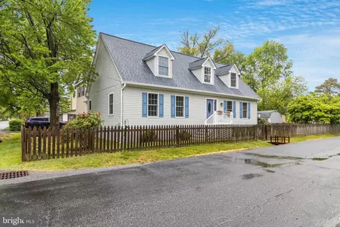626 E Marshall Ave, Deale, MD 20751