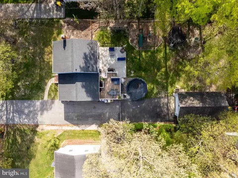 View/Area - 671 D St, Pasadena, MD 21122 photo 1 of 8