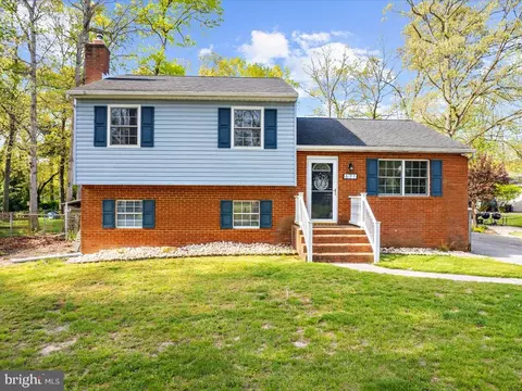 Exterior - 671 D St, Pasadena, MD 21122 photo 5 of 17