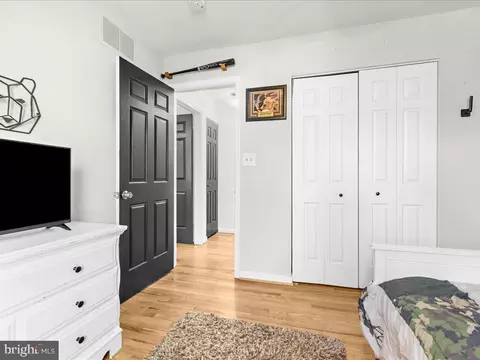 Bedroom - 671 D St, Pasadena, MD 21122 photo 3 of 6
