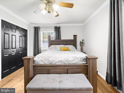 Bedroom - 671 D St, Pasadena, MD 21122 photo 5 of 6