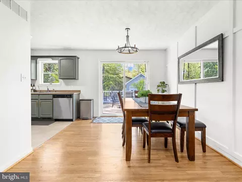 Dining - 671 D St, Pasadena, MD 21122 photo 2 of 2