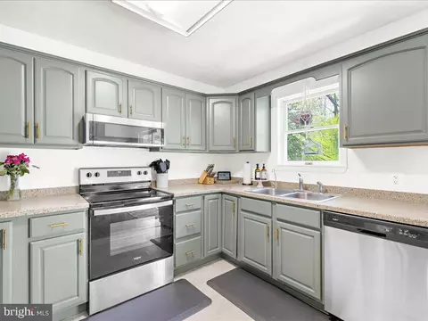 Kitchen - 671 D St, Pasadena, MD 21122 photo 2 of 3