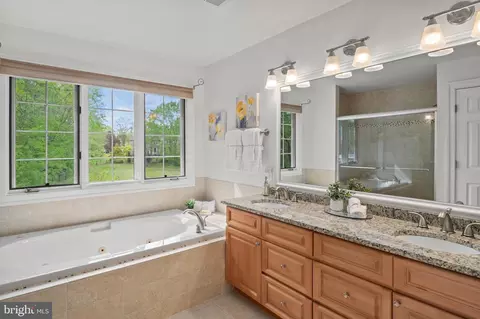 Bath - 1806 Summersweet Ct, Crofton, MD 21114 photo 3 of 8