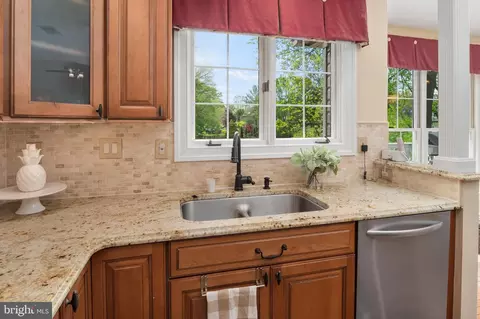 Kitchen - 1806 Summersweet Ct, Crofton, MD 21114 photo 6 of 6