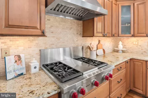 Kitchen - 1806 Summersweet Ct, Crofton, MD 21114 photo 5 of 6