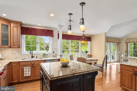 Kitchen - 1806 Summersweet Ct, Crofton, MD 21114 photo 2 of 6