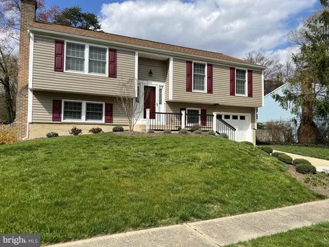 290 Berkeley Dr, Severna Park, MD 21146