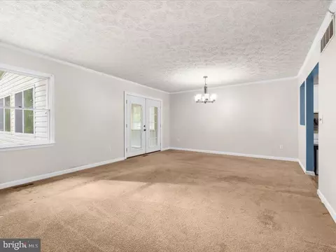Living - 921 12th St, Pasadena, MD 21122 photo 2 of 4