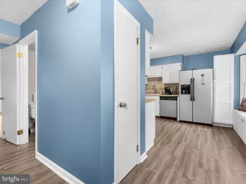 Entry Way - 921 12th St, Pasadena, MD 21122 photo 1 of 3