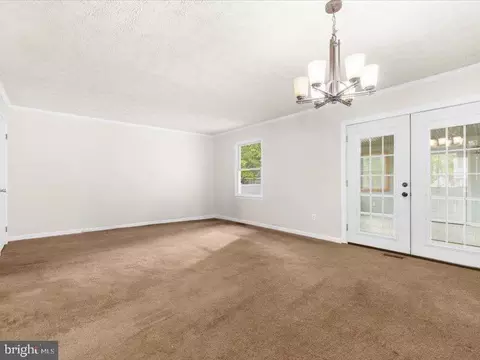 Living - 921 12th St, Pasadena, MD 21122 photo 1 of 4