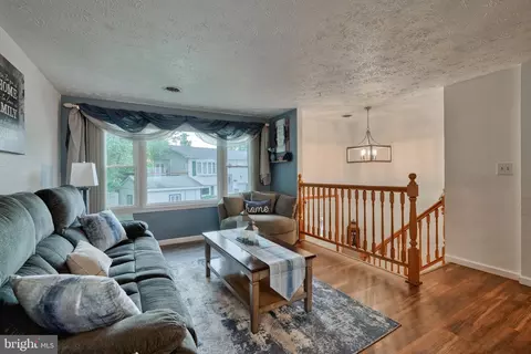 18 Johnson Rd, Pasadena, MD 21122 photo 5