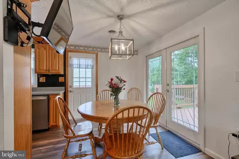 18 Johnson Rd, Pasadena, MD 21122 photo 9