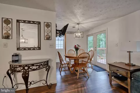 18 Johnson Rd, Pasadena, MD 21122 photo 8