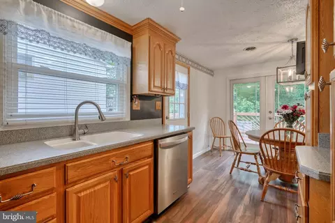 18 Johnson Rd, Pasadena, MD 21122 photo 11