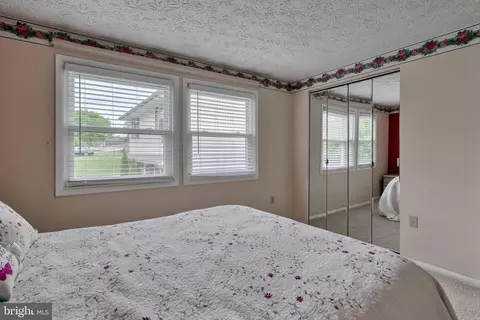 18 Johnson Rd, Pasadena, MD 21122 photo 17