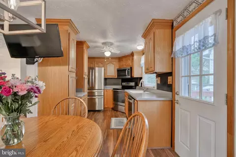 18 Johnson Rd, Pasadena, MD 21122 photo 10
