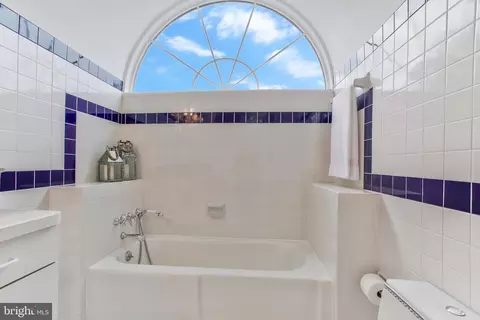 Bath - 2826 Broadview Ter, Annapolis, MD 21401 photo 5 of 6