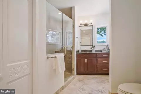 Bath - 2826 Broadview Ter, Annapolis, MD 21401 photo 1 of 6