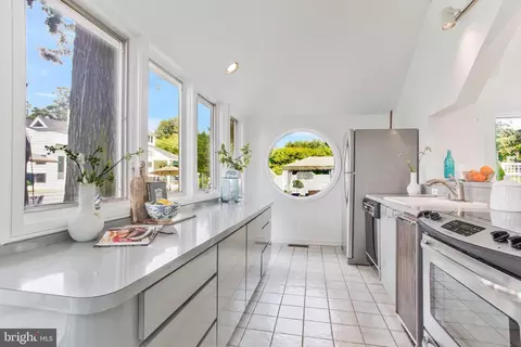 Kitchen - 2826 Broadview Ter, Annapolis, MD 21401 photo 6 of 6