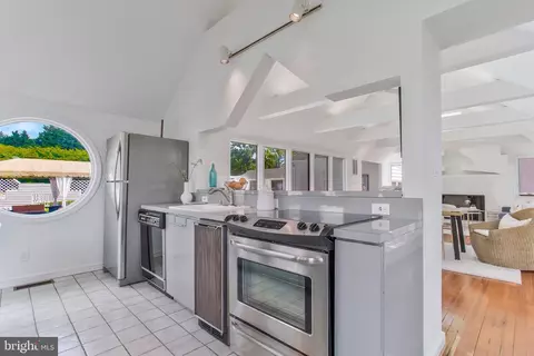Kitchen - 2826 Broadview Ter, Annapolis, MD 21401 photo 5 of 6