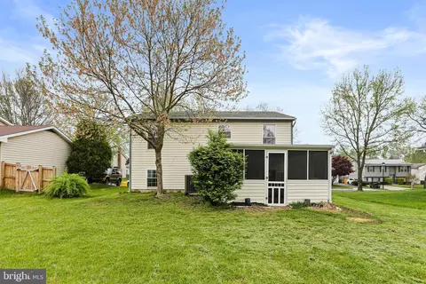 Exterior - 7728 Acrocomia Dr, Hanover, MD 21076 photo 7 of 8