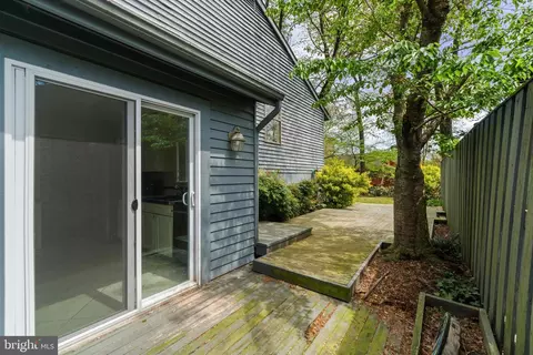 Exterior - 1817 Glade Ct, Annapolis, MD 21403 photo 6 of 9
