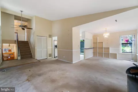 Living - 1817 Glade Ct, Annapolis, MD 21403 photo 1 of 3