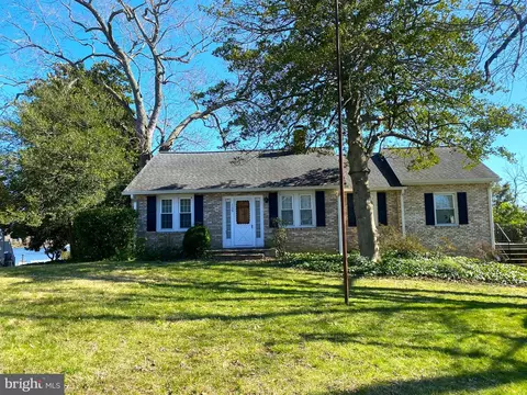 Exterior - 1136 Shore Dr, Edgewater, MD 21037 photo 1 of 8
