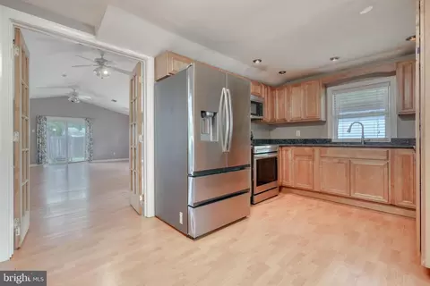 690 208th St, Pasadena, MD 21122 photo 21