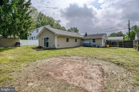 690 208th St, Pasadena, MD 21122 photo 4