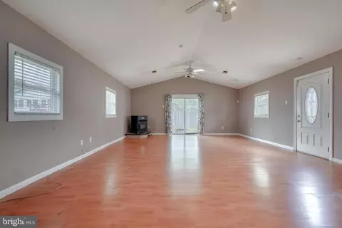 690 208th St, Pasadena, MD 21122 photo 16