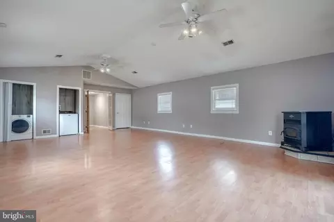 690 208th St, Pasadena, MD 21122 photo 14