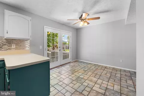 3426 Marble Arch Dr, Pasadena, MD 21122 photo 9